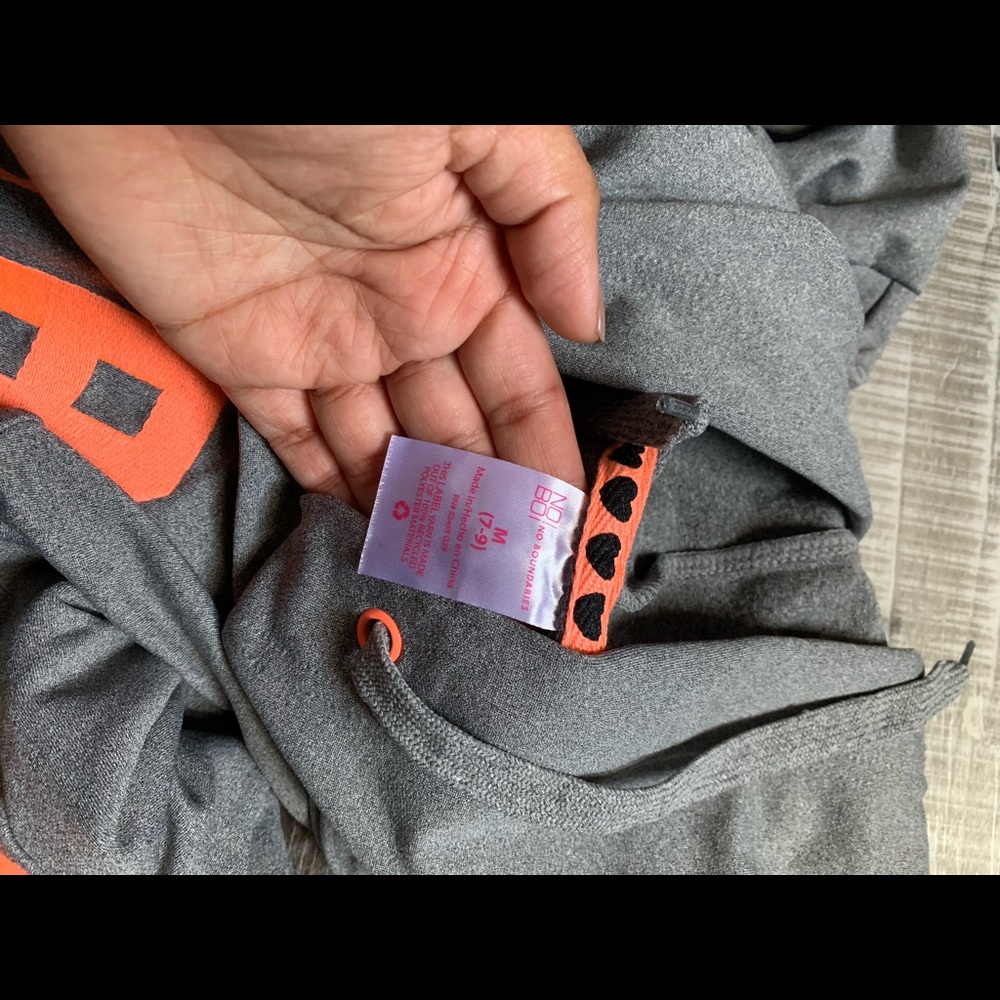 Sweater New - Picture 3 of 3